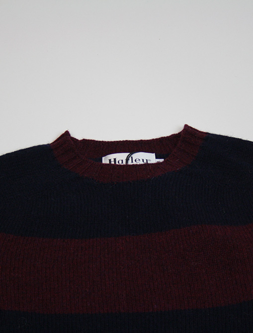 Harley of Scotland Sweater M36307 Bordeaux Navy neck detail