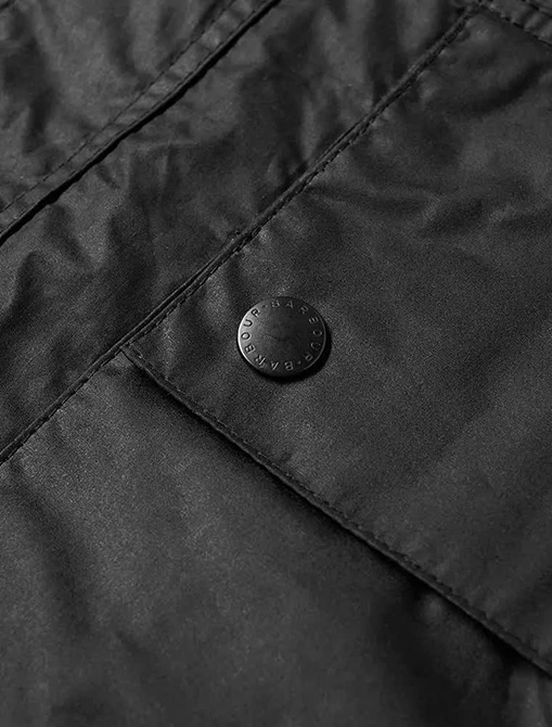 Barbour Hiking Wax Jacket Black dettaglio bottone