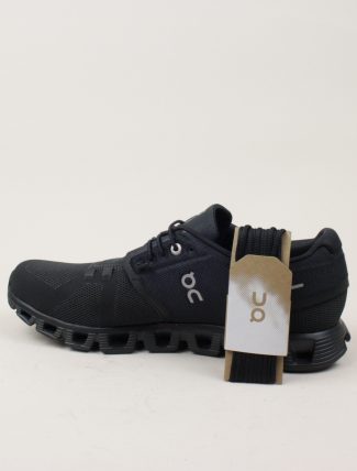On Running Cloud 5 All Black dettaglio laterale