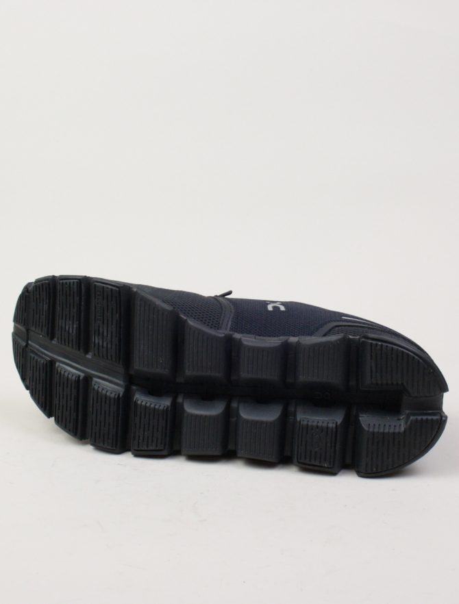 On Sneakers Cloud 5 All Black sole detail