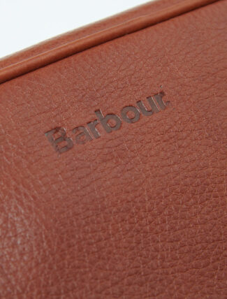 Barbour Clyde Leather Bag Brown logo detail
