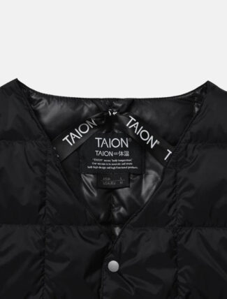 Taion V-Neck Button Down Vest Black detail