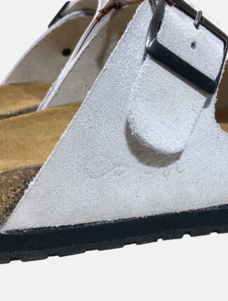Corsi ciabatta 2 fasce suola Vibram merengue dettaglio logo
