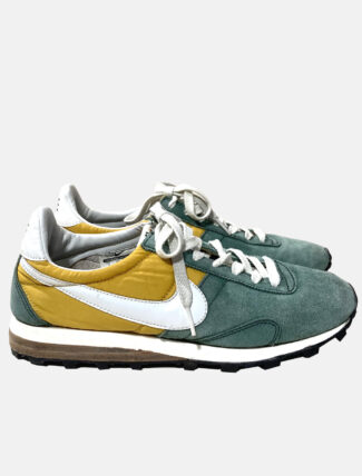Riparazione - Risuolatura Nike Montreal con zeppa in cuoio e suola Vibram Zegatrac Megagrip